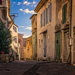 Монтаж вентилируемого фасада из сайдинга и керамогранита