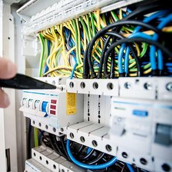 Автономное энергоснабжение: выбор солнечных панелей и ИБП