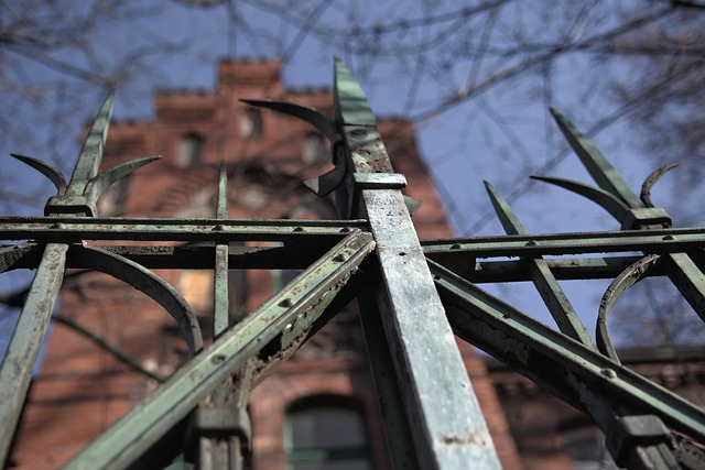 Установка откатных ворот своими руками